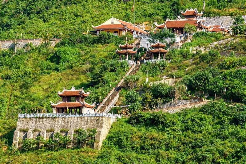 Ban Gioc Waterfall from Hanoi
