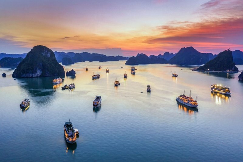 Bus from Hanoi to Halong Bay