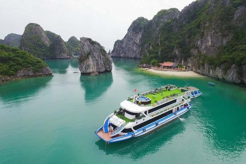 Tour Hanoi Halong