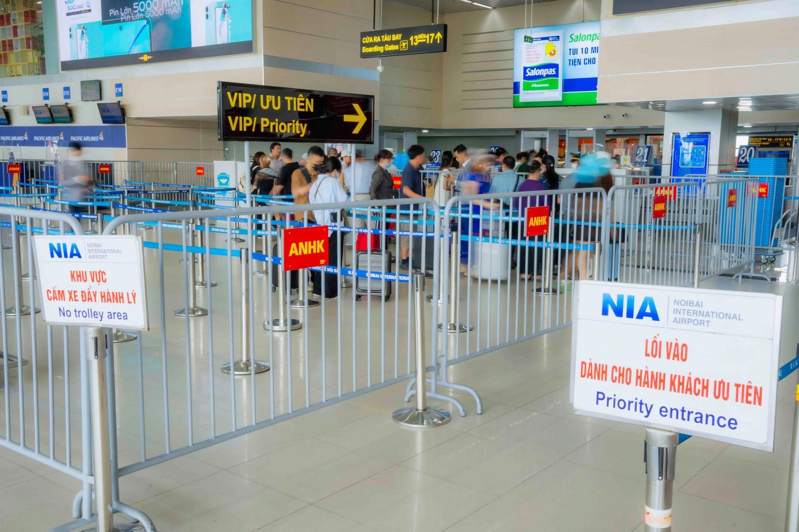 Transportation options signage at Noi Bai Airport
