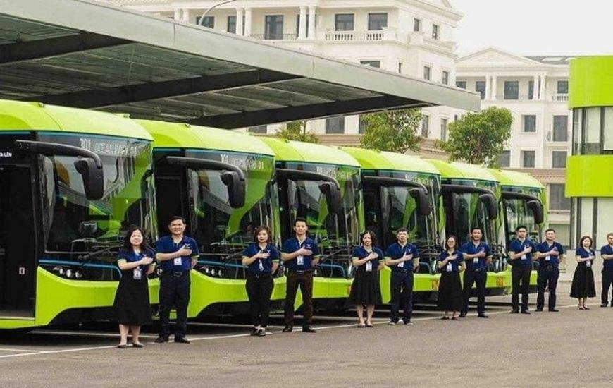Budget transportation options in Hanoi including local bus and walking