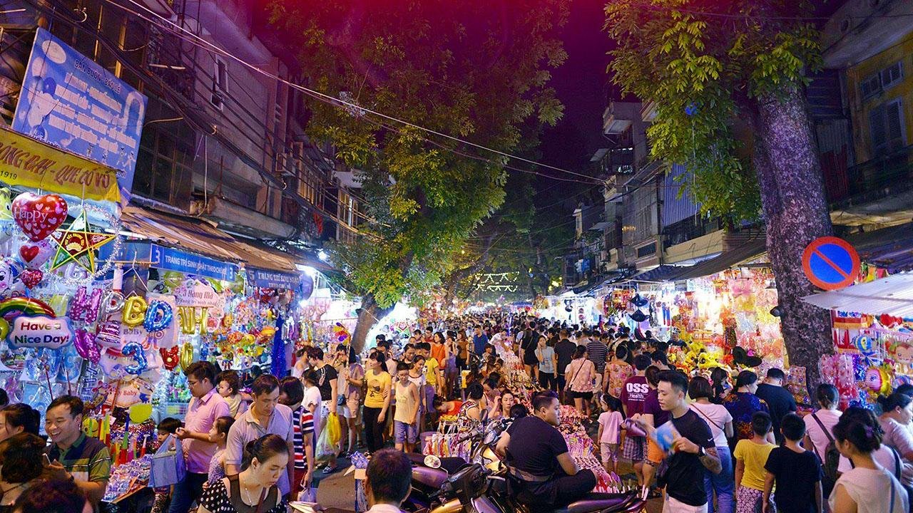 Traditional Vietnamese handicrafts and souvenirs displayed at Hanoi Night Market
