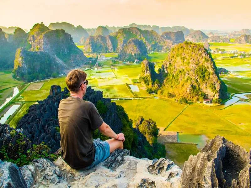 Ninh Binh Private Tour – Hoa Lu, Trang An, Mua Cave & Bich Dong Pagoda