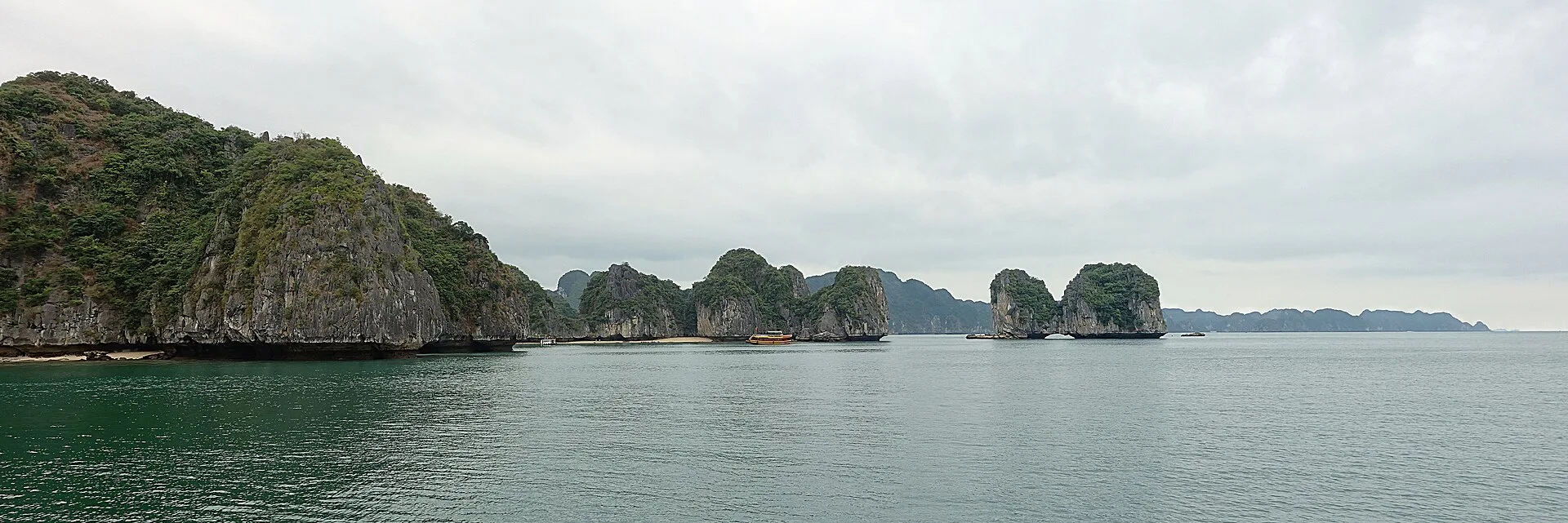 Private Halong Bay Day Trip from Hanoi