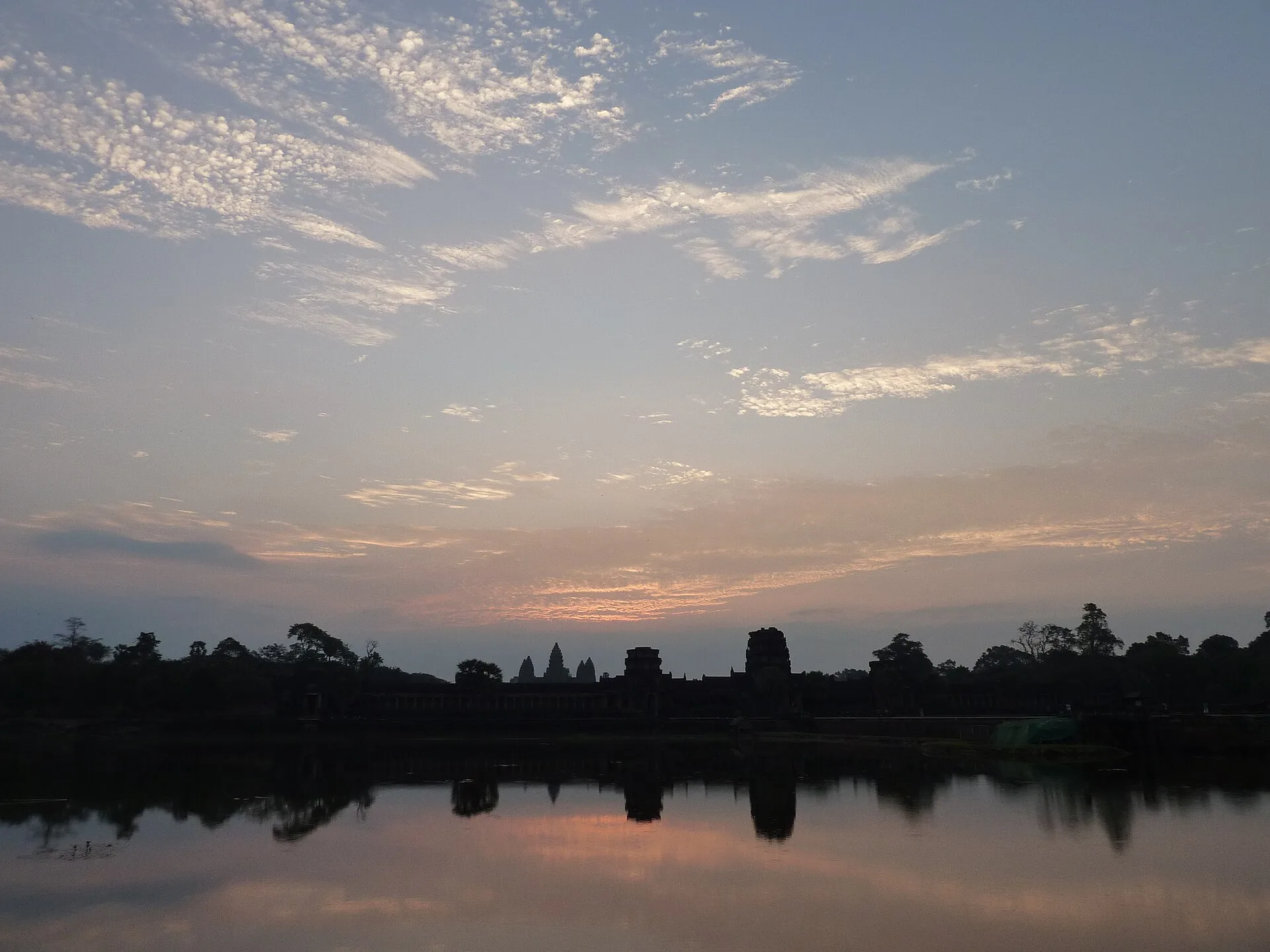 Angkor Discovery and Beach Relaxation 7 days