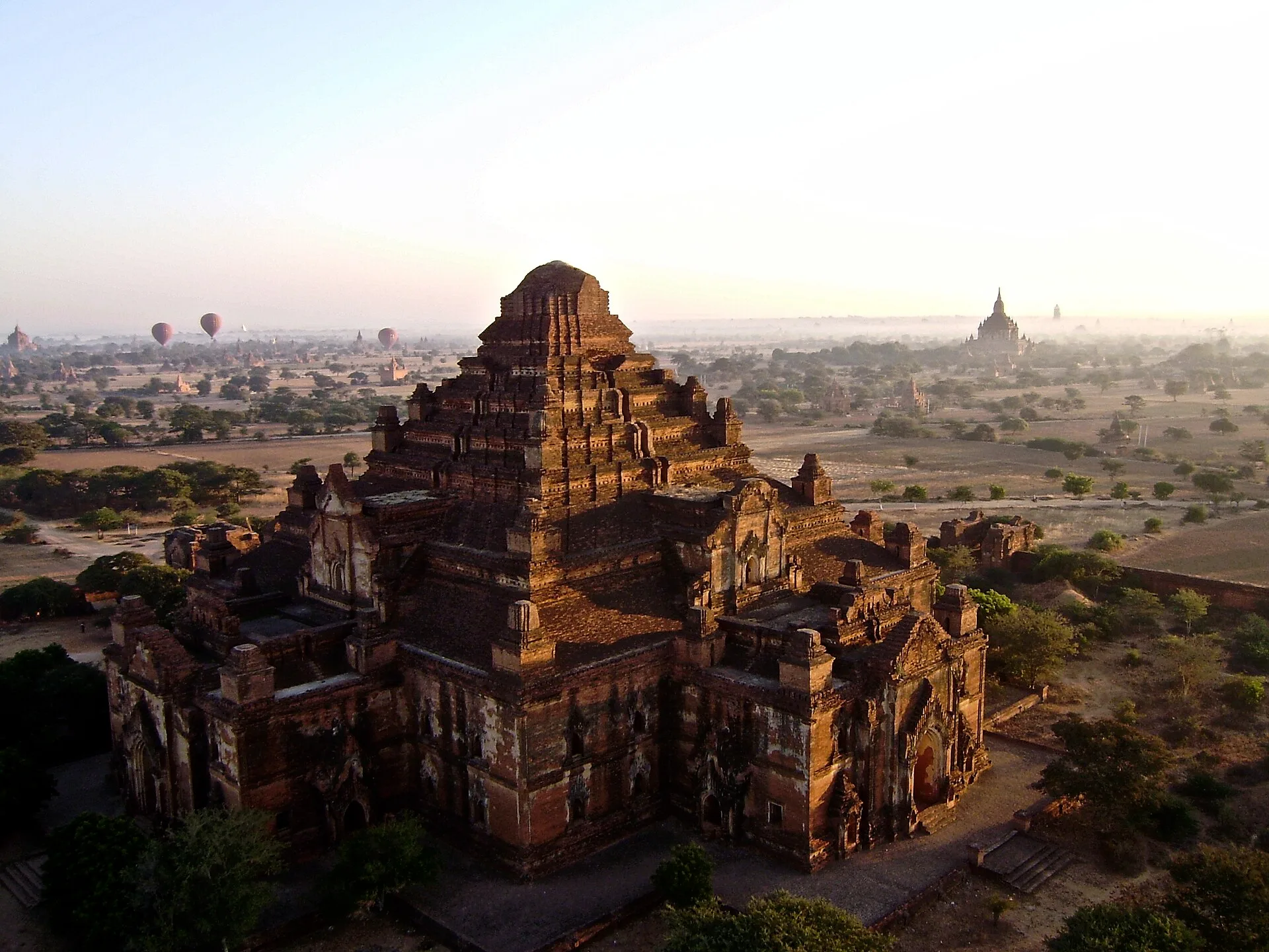 Bird's eye view Myanmar 7 days