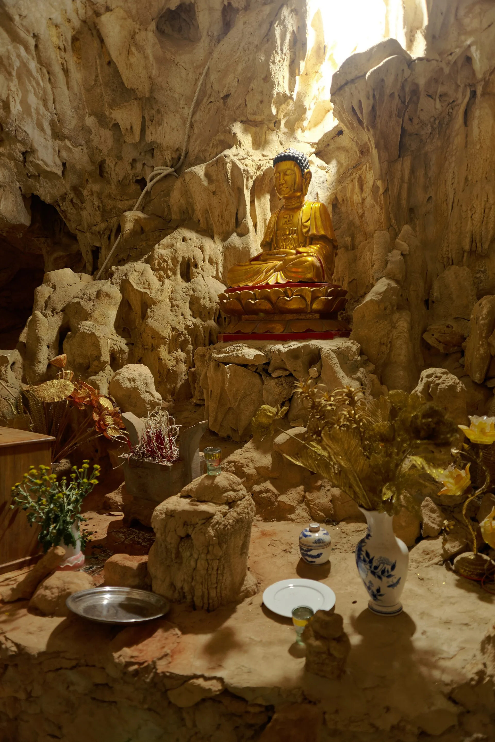 Vietnam Traditional Therapies and Natural Wonders 8 days