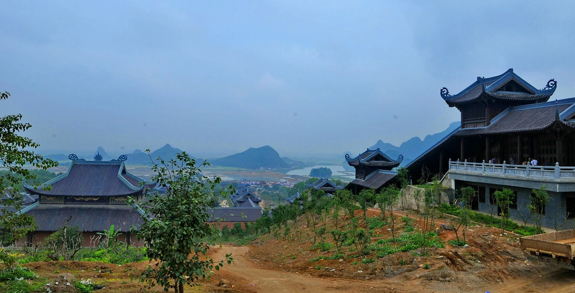 Ninh Binh Private Tour 1 Day - Hoa Lu, Tam Coc, Mua Cave & Bich Dong (from Hanoi)