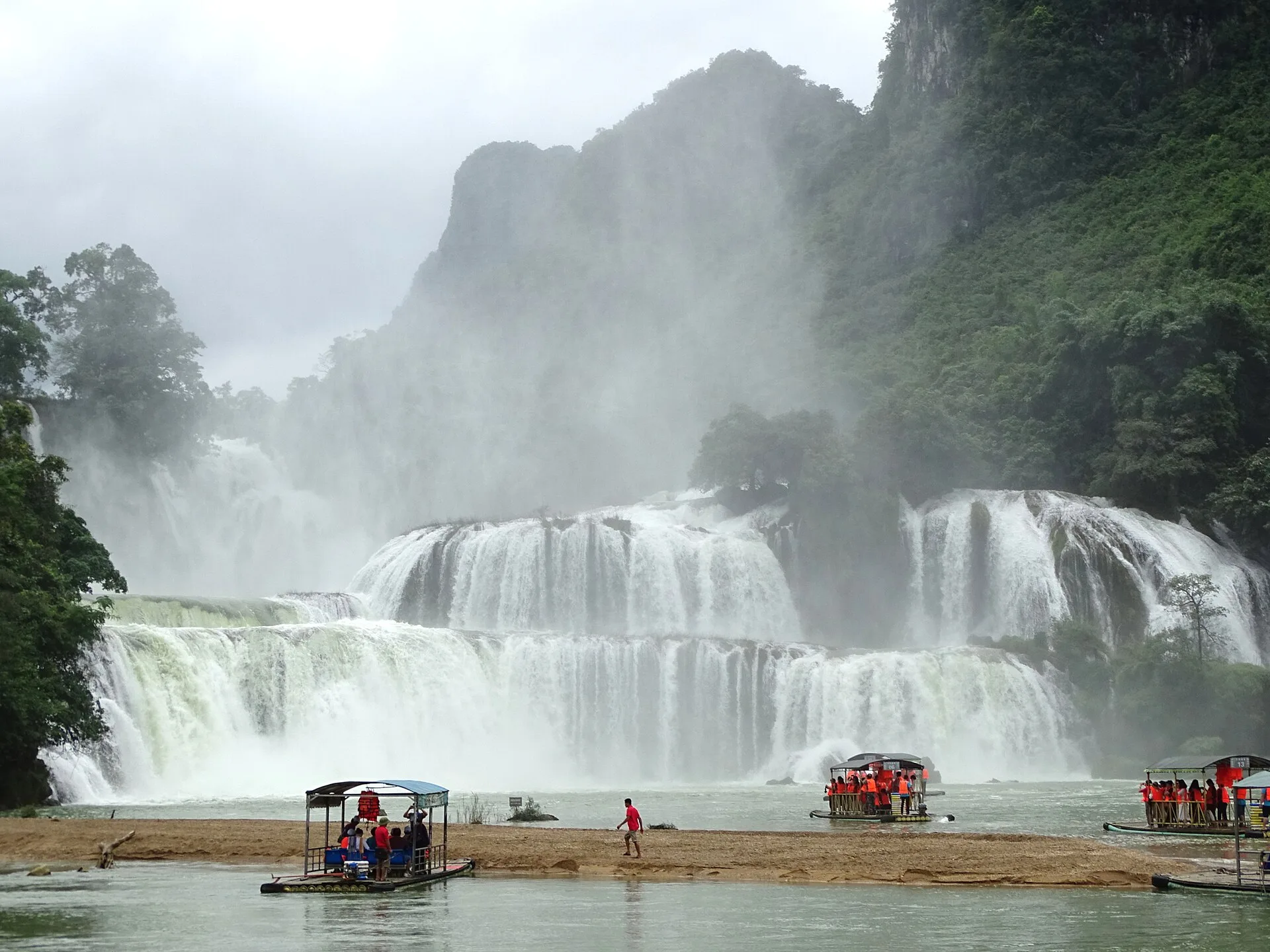 Day Trip Mui Ne To Dalat By Limousine