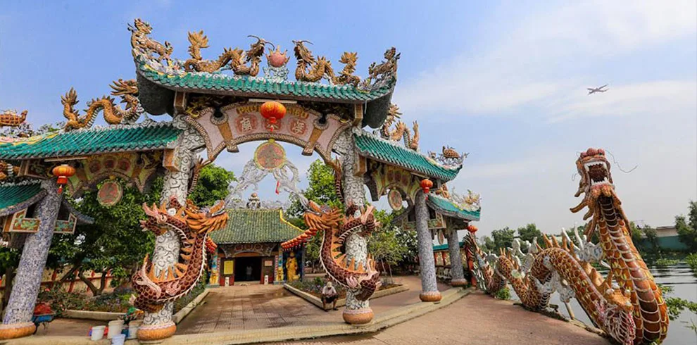 Dragon floating temple Sightseeing (Group Tour) - Half Day