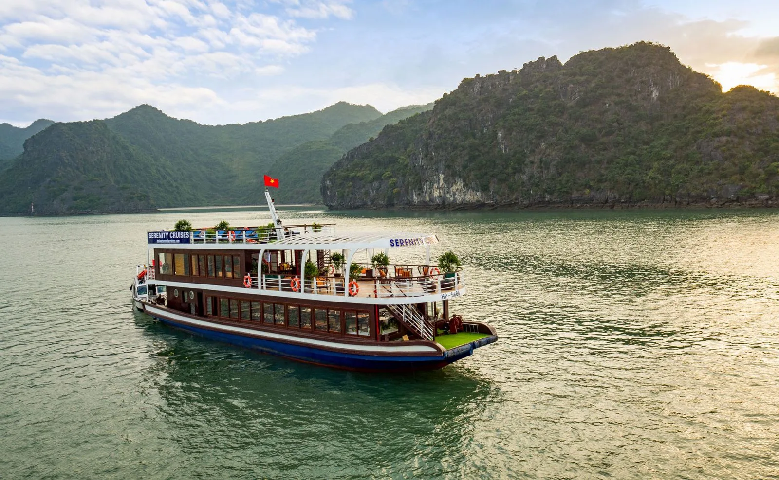 Halong Bay day tour from Hanoi by Cruises