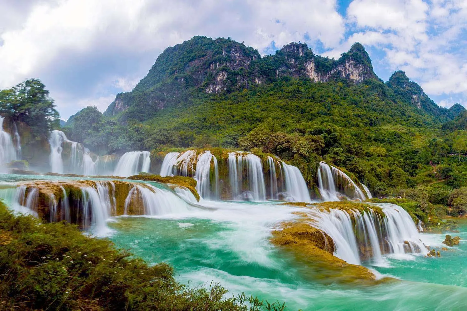 Cao Bang, Ban Gioc Waterfall & Ba Be Lake – 4 Days / 3 Nights