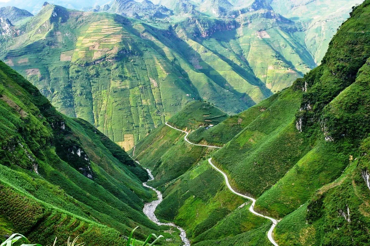 Palace Limousine: Hanoi – Cao Bang