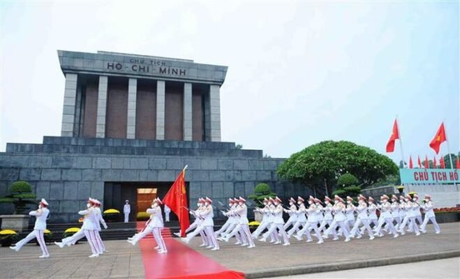 Beautiful photos of Uncle Ho's Mausoleum and Ba Dinh Square