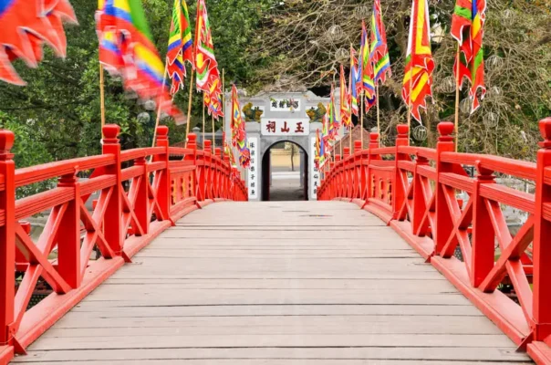  Ngoc Son Temple