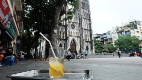 Enjoy the refreshing taste of lemon tea in St Joseph's Cathedral
