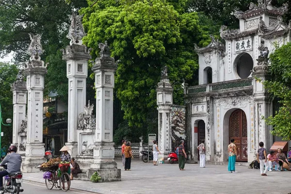 Quan Thanh Temple