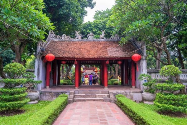 The Frist Courtyard Đại Trung Môn