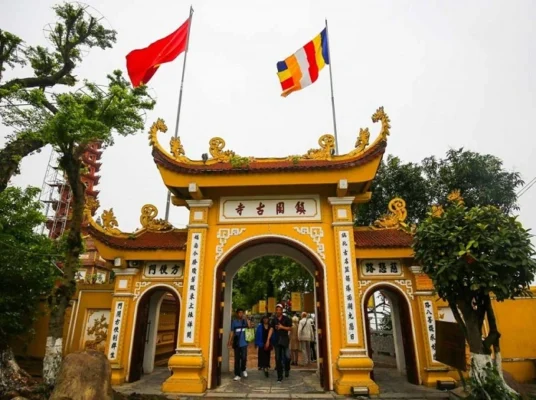 What to explore at Tran Quoc Pagoda?