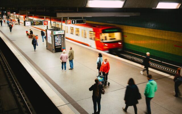 Transportation to and from this train Station