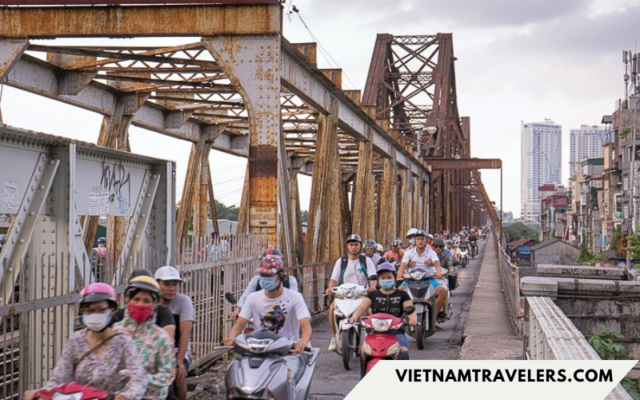 Means of transportation to Long Bien bridge