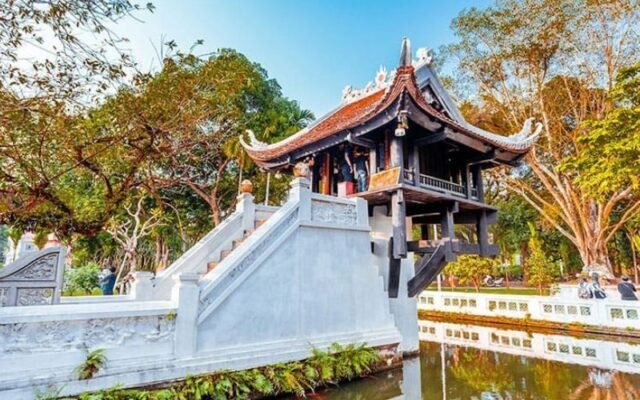 How to travel to One Pillar Pagoda