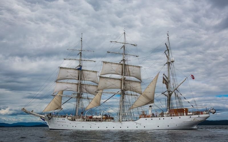 The Jasmine Cruise