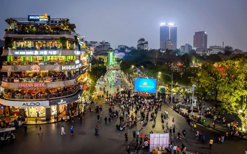 Hoan Kiem Walking Street