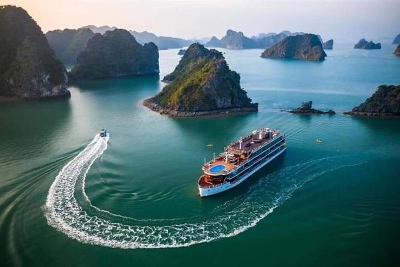 Halong Bay Day Trip from Hanoi