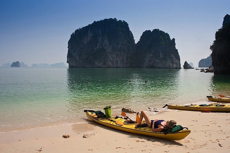 Halong Bay One Day Trip from Hanoi 