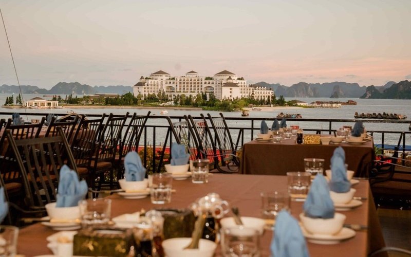 Halong Bay Tour from Hanoi
