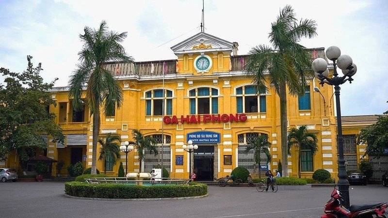 Hanoi to Halong Train