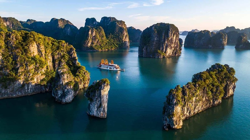 Swan Cruise Hanoi