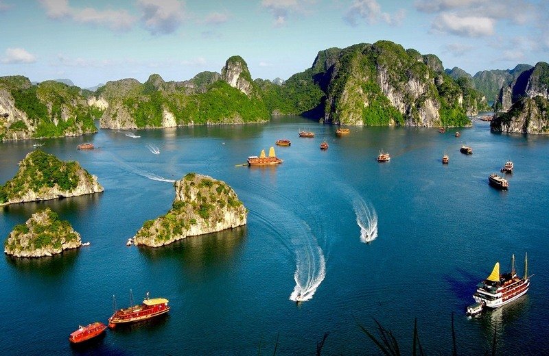 Tour Hanoi Halong