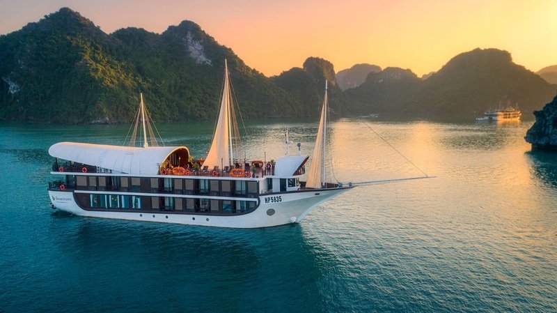 Tour Hanoi Halong
