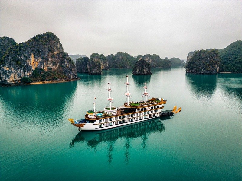 Tour Hanoi Halong