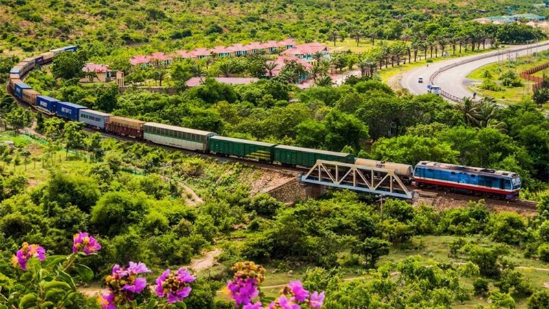 Train Ninh Binh to Hanoi