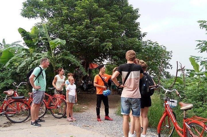 Hanoi bicycle tour experience