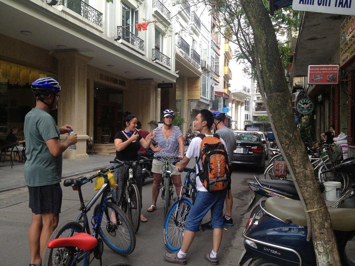 Cycling tour in Hanoi with local guide