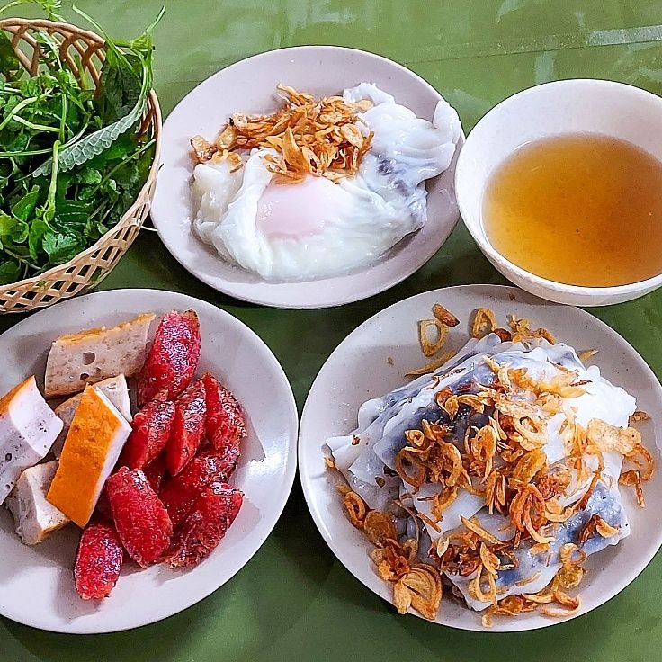 Map showing locations of Michelin recognized street food in Hanoi