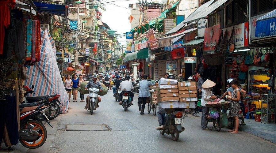 Hanoi Old Quarter sightseeing by car