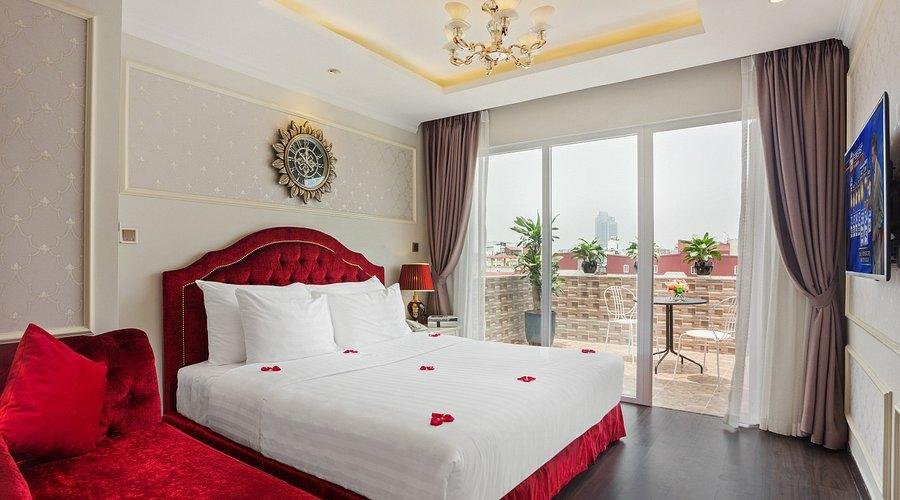 Beautifully decorated room at Hanoi Old Quarter Hotel 2