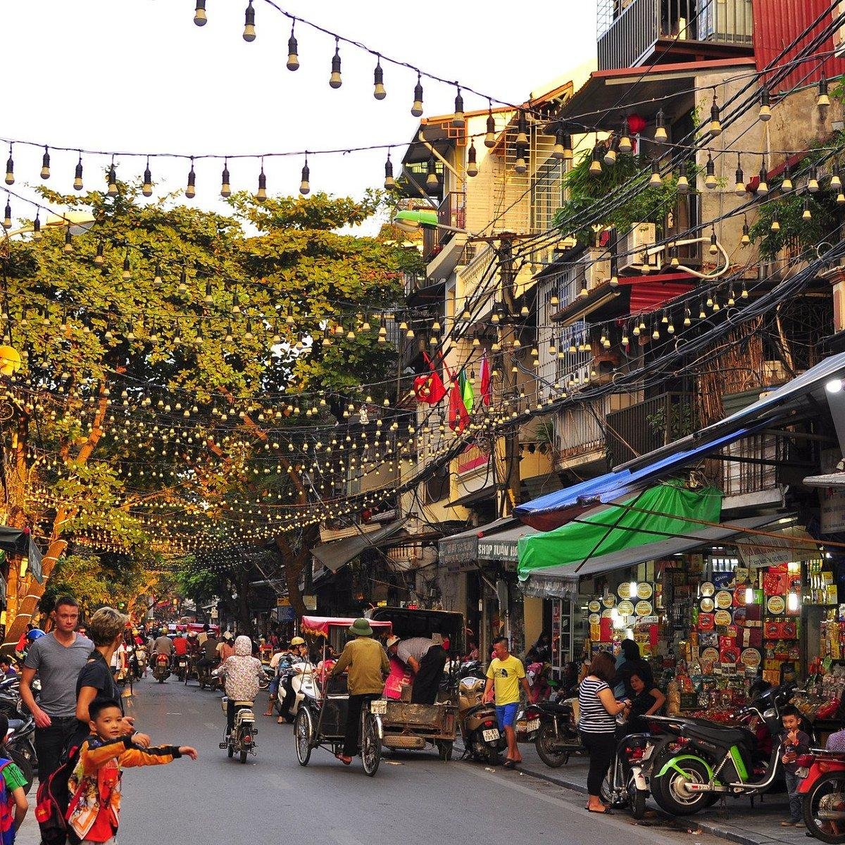 Map showing transportation options to Hanoi Old Quarter