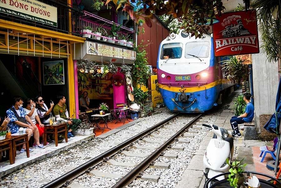 Hanoi Train Street overview