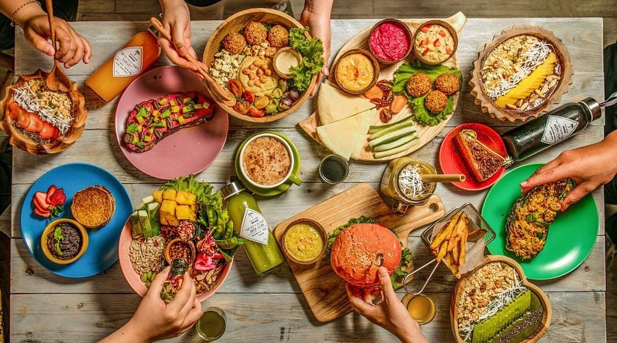 Affordable vegan street food options in Hanoi market