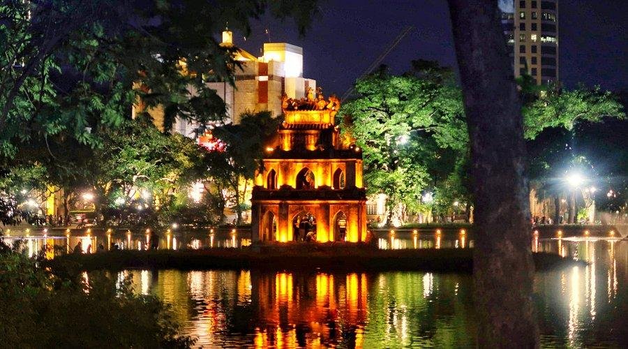 Hoan Kiem Lake sunrise Hanoi