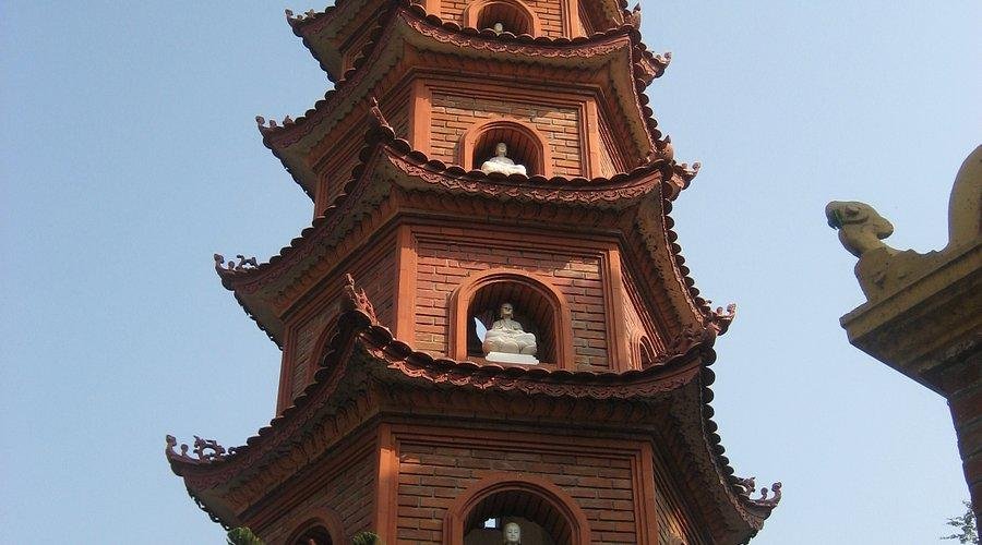 Tran Quoc Pagoda sunset view