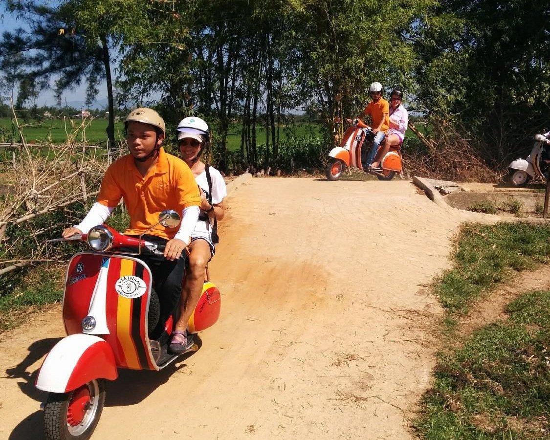 Safety helmets and equipment for Vespa tours