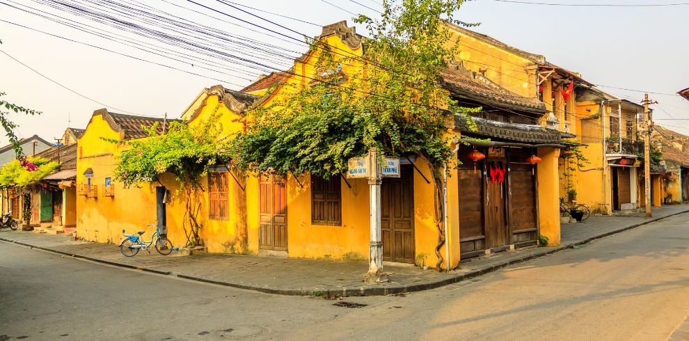 Hue Car Rental | Transfer from Hue to Hoi An 1 way