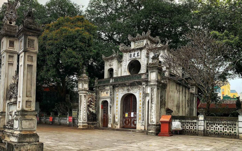 Quan Thanh Temple: A Sacred Temple of Ha Noi